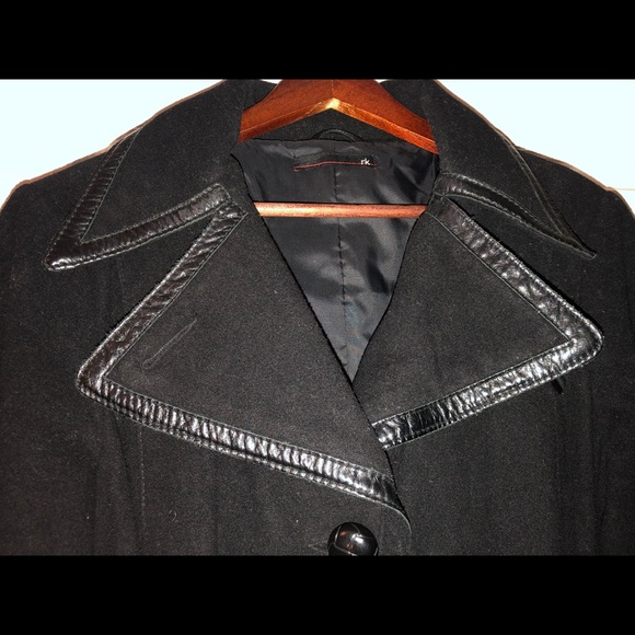 Ladies wool coat with leather trim - Picture 6 of 8